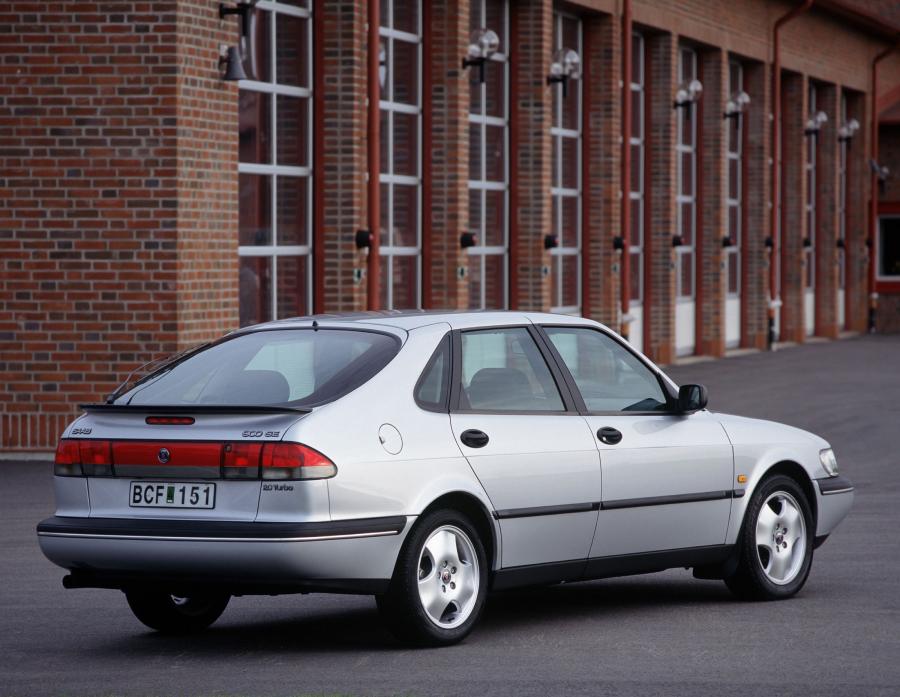  Saab 900 SE Turbo 1993 года  (фото 4 из 8)